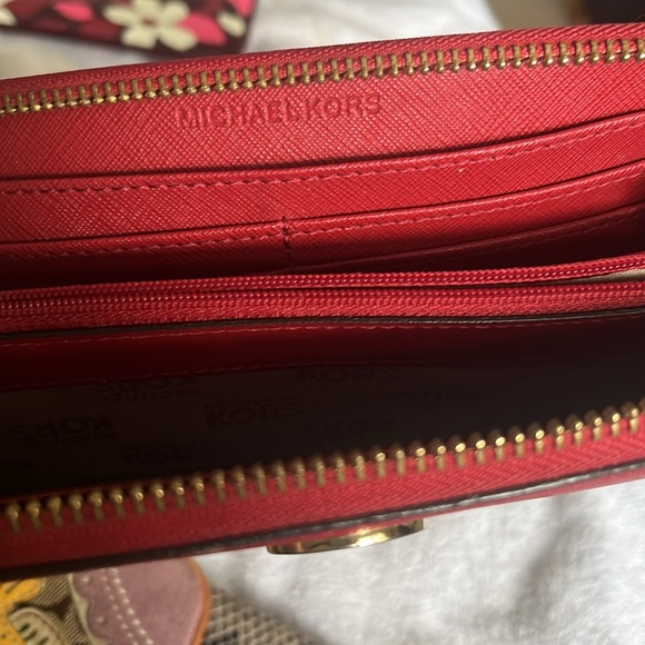 Michael Kors Fulton Large Red Leather zip around wallet wristlet EUC - Picture 4 of 7